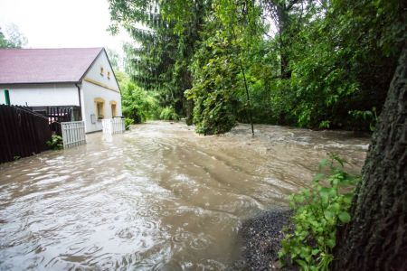 Zaplavená ulice Na Spilce